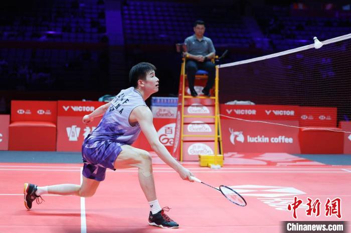 杭州总决赛首日国羽女单女双均取胜，李诗沣不