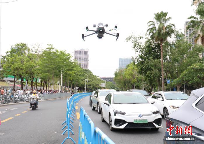 深圳警方空中哨兵护航十