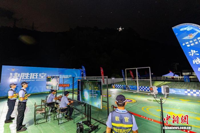 深圳警方空中哨兵护航十五运会：突发警情实现