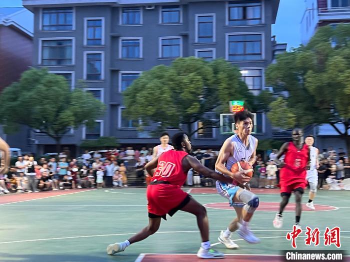 义乌首个村BA首战：国际友人队压哨绝杀大陈全明