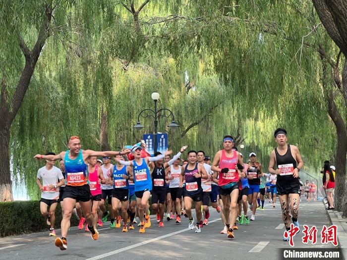 埃塞俄比亚选手包揽沈阳马拉松男女冠军 中国选