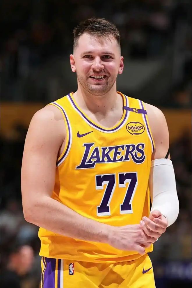 湖人失误频频遭雷霆碾压，伪强队标签成真