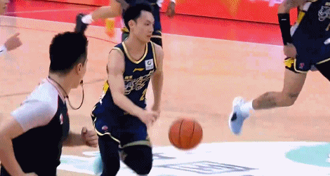 萨林杰伤退广东年轻内线爆发力助球队大胜广厦