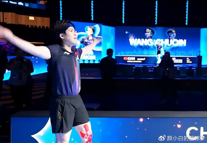 王楚钦逆转夺冠登顶澳门世界杯，生涯首冠见证