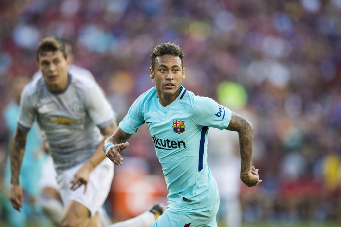 巴萨新客场球衣设计引热议 内马尔元素成亮点